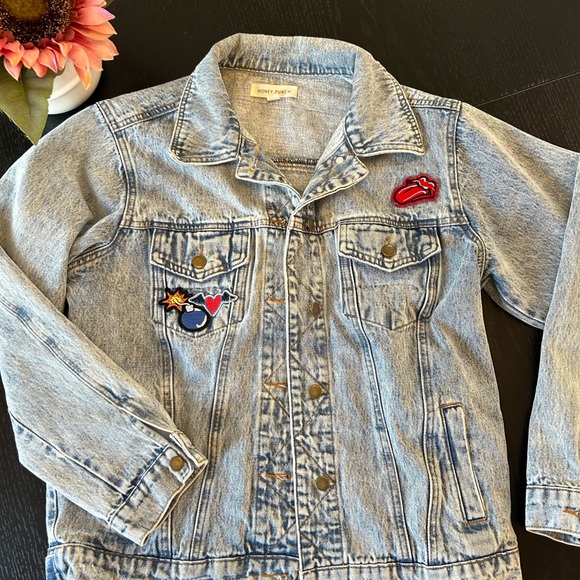 Honey Punch Soul Mates Jean Jacket |Size Small, embroidered patches on front - Picture 4 of 11